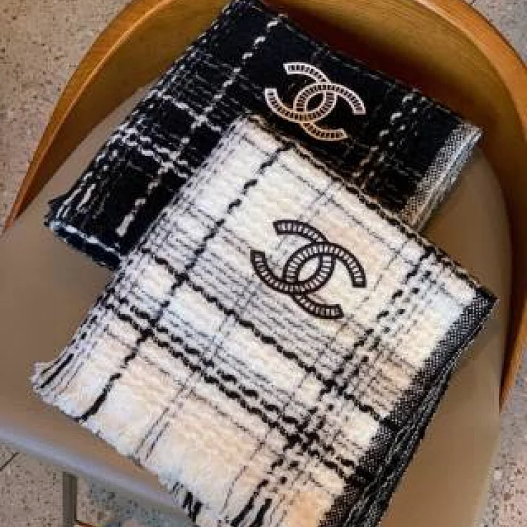 Chanel Tweed Plaid Scarf [4 st