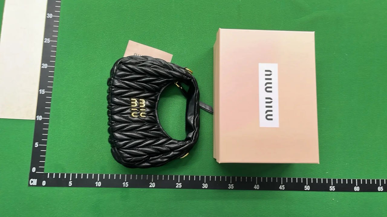 Miu Miu Matelassé Quilted Hobo Bag -4