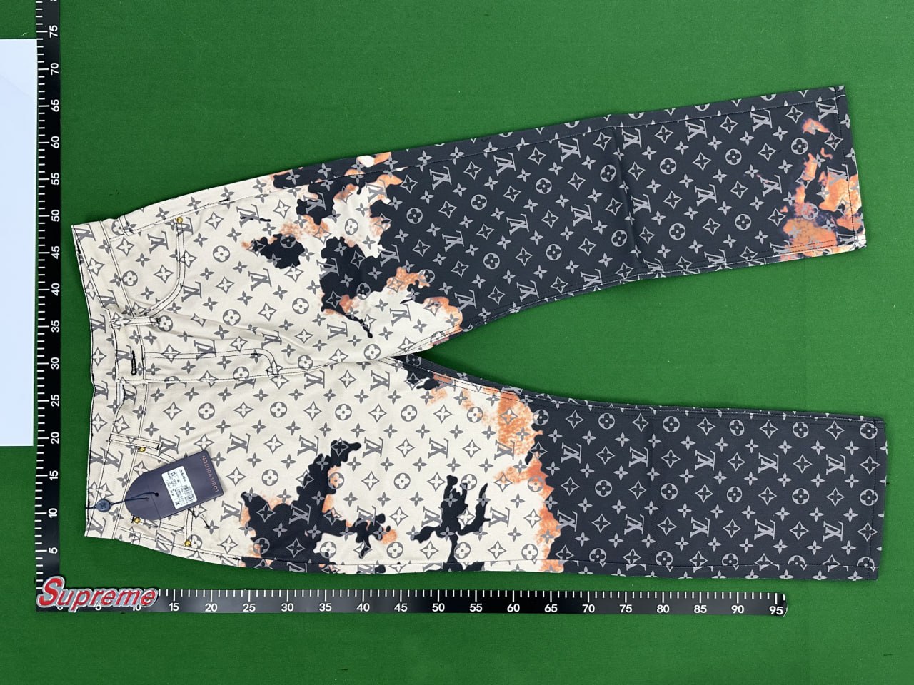 Louis Vuitton Monogram Jeans [20 styles] -3