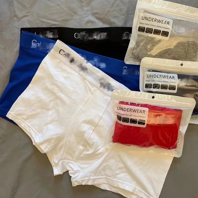 Calvin Klein Underwear [37 sty