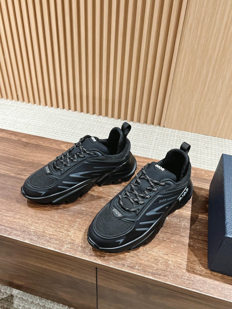 DIOR  B32 -4