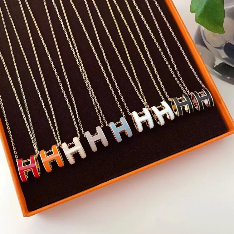 Hermès H Charm Necklace [8 sty