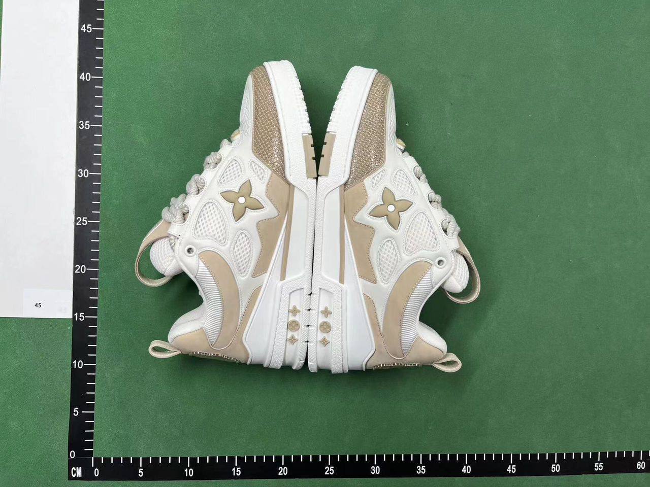 Louis Vuitton Trainer Sneaker [40 styles] -3