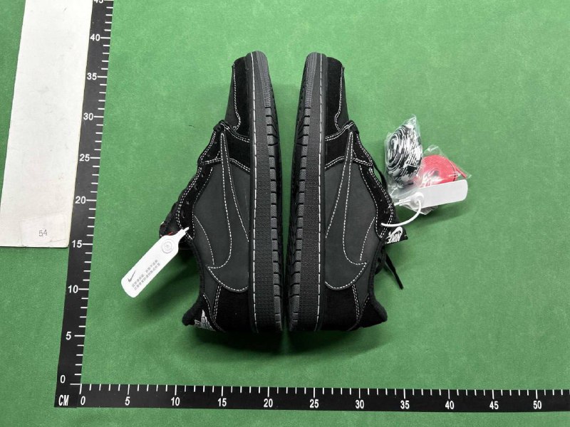 Travis Scott x Air Jordan 1 -3