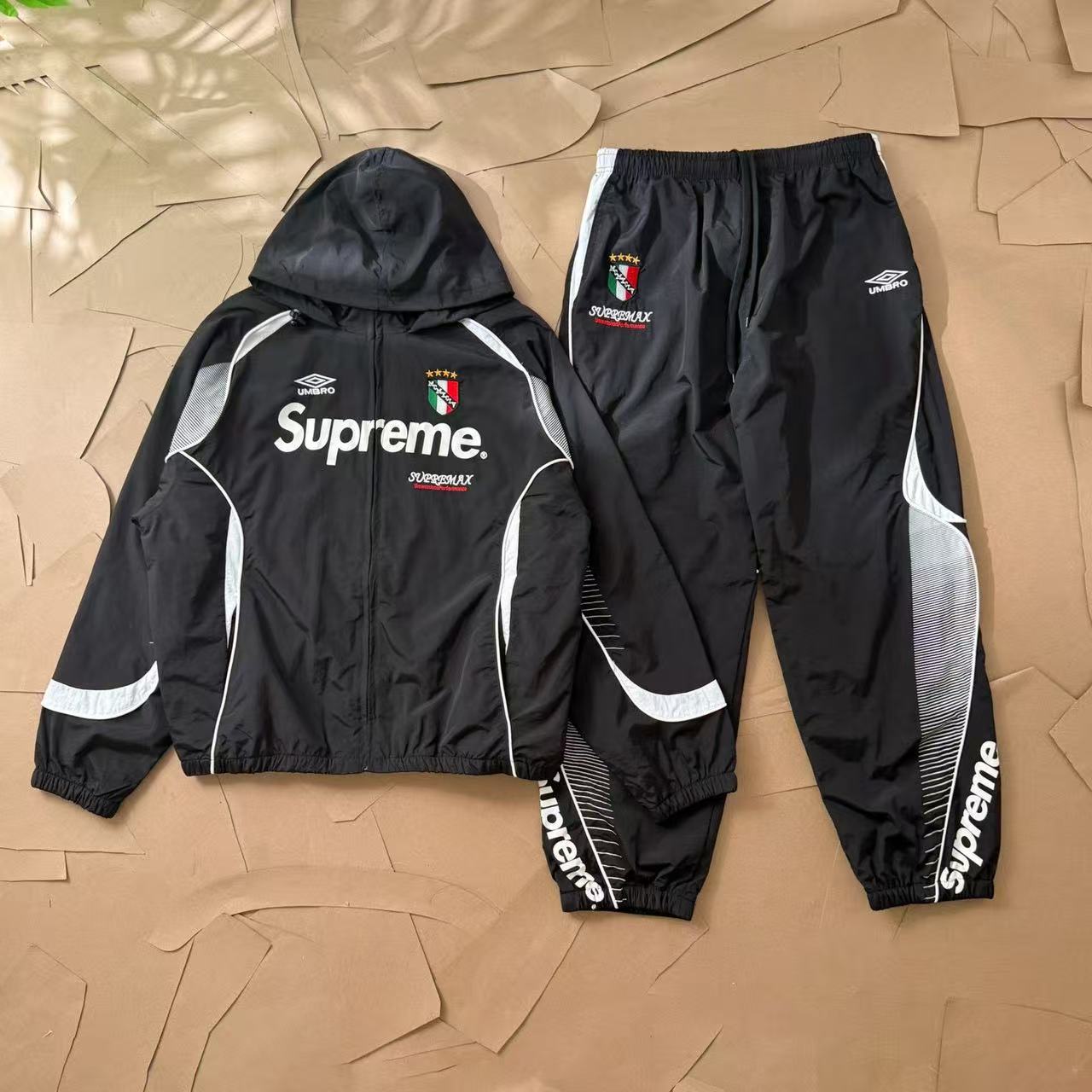  Moncler Classic Lightweight Jacket 40 styles -3
