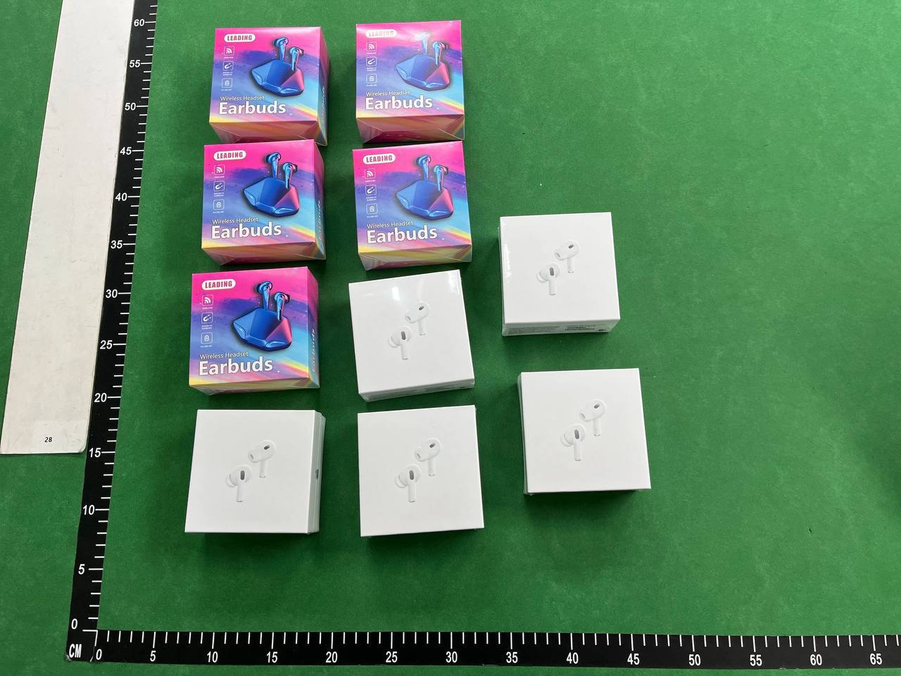  Apple AirPods Pro Charging Case -3