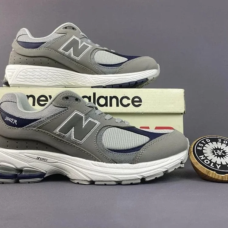 New Balance 2002R