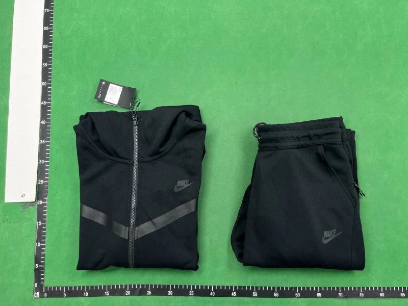 NIKE Tech Suits -3