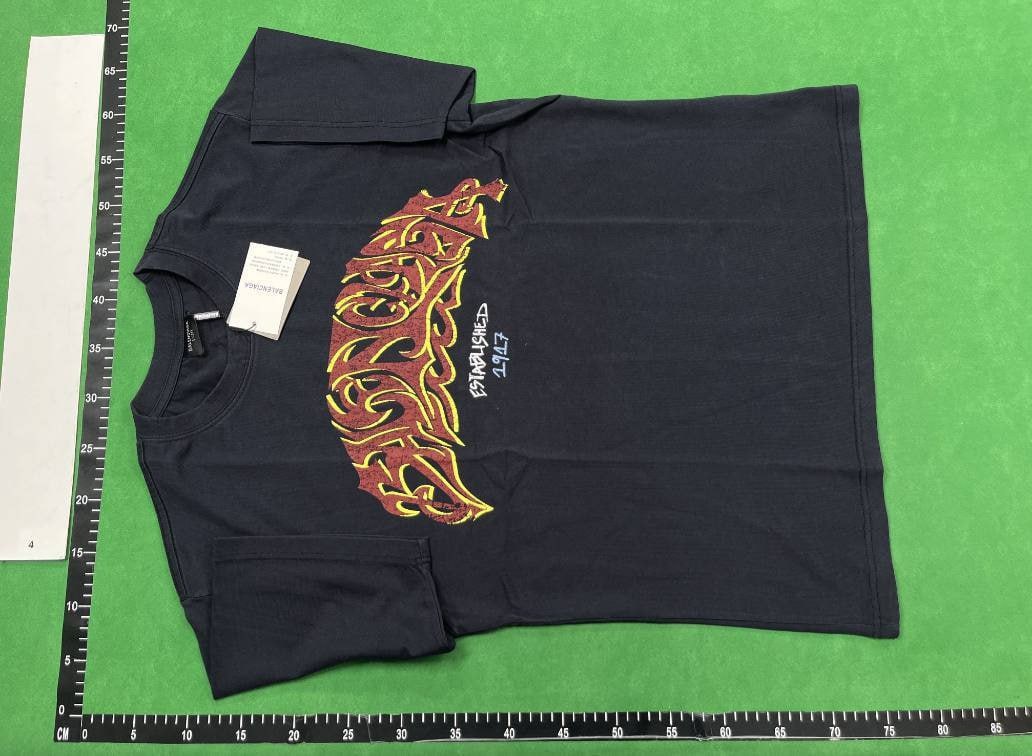 Balenciaga T-shirt  (36 CP) -3