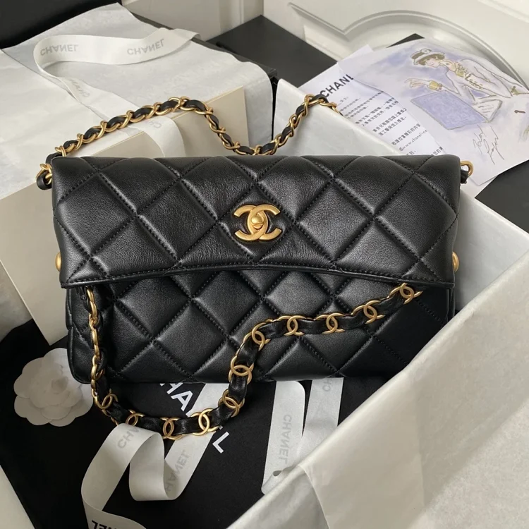  Chanel Classic Flap Bag [40 s