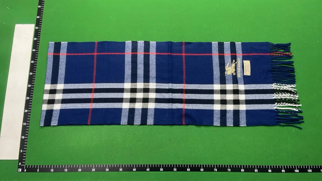 Burberry scarf -4