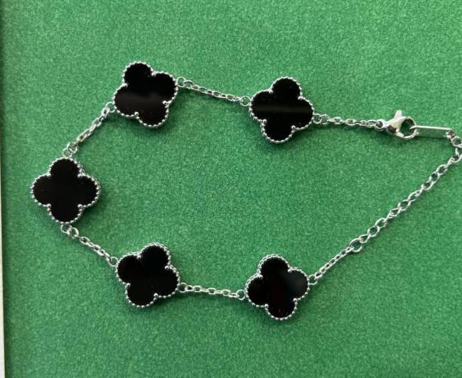 Van Cleef & Arpels bracelet -3