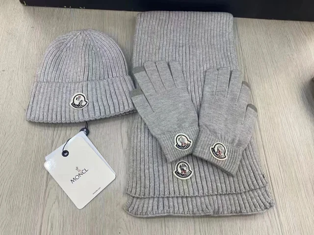 moncler hat 3 -4