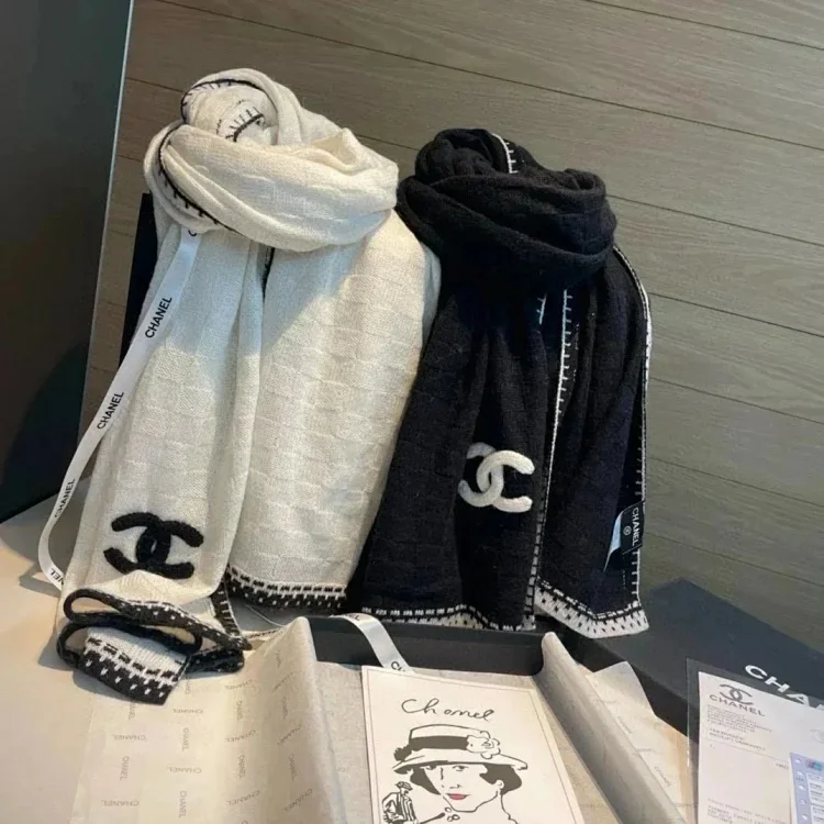 Chanel CC Logo Scarf [15 style