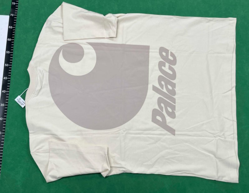 Palace T-shirt   (36 CP) -2