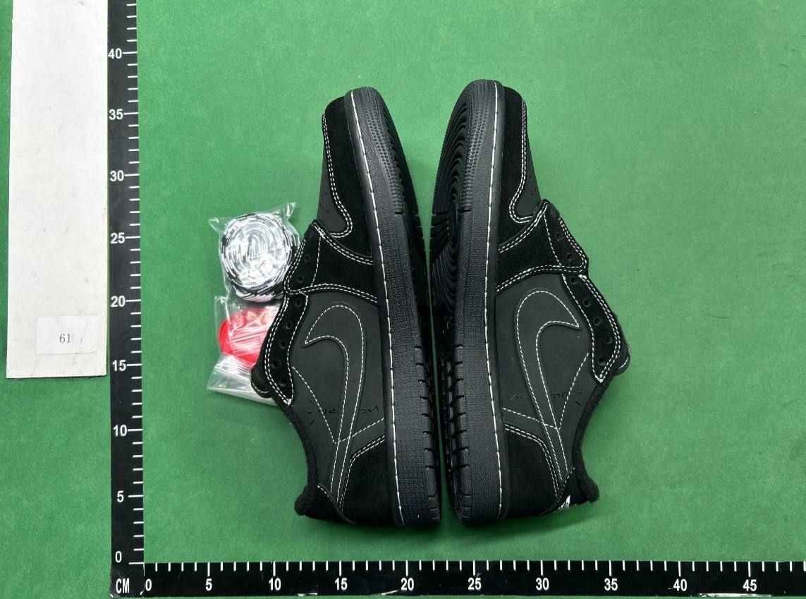 Air Jordan 1 Low x Travis Scott -4
