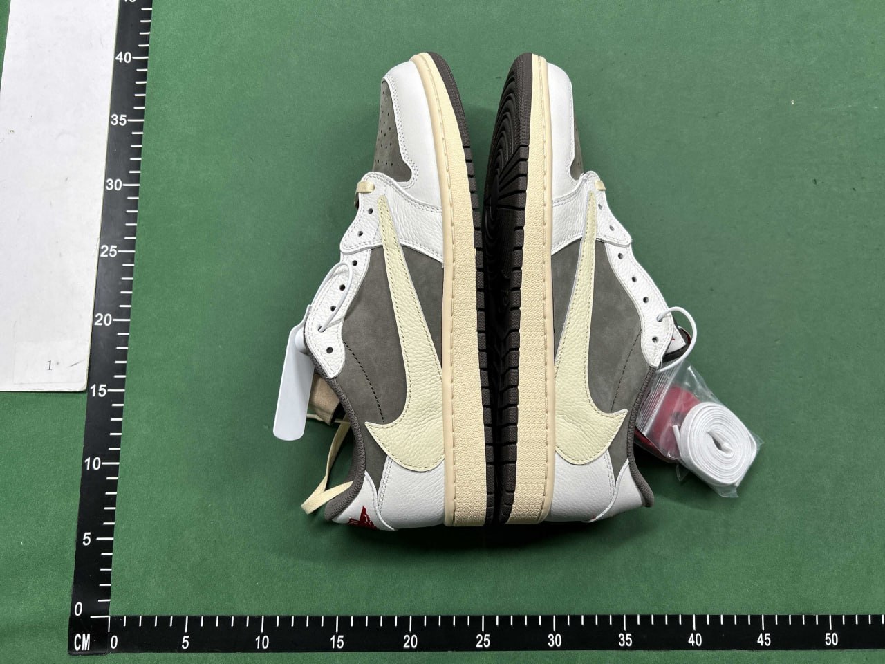 Air Jordan 1 Low x Travis Scott -2
