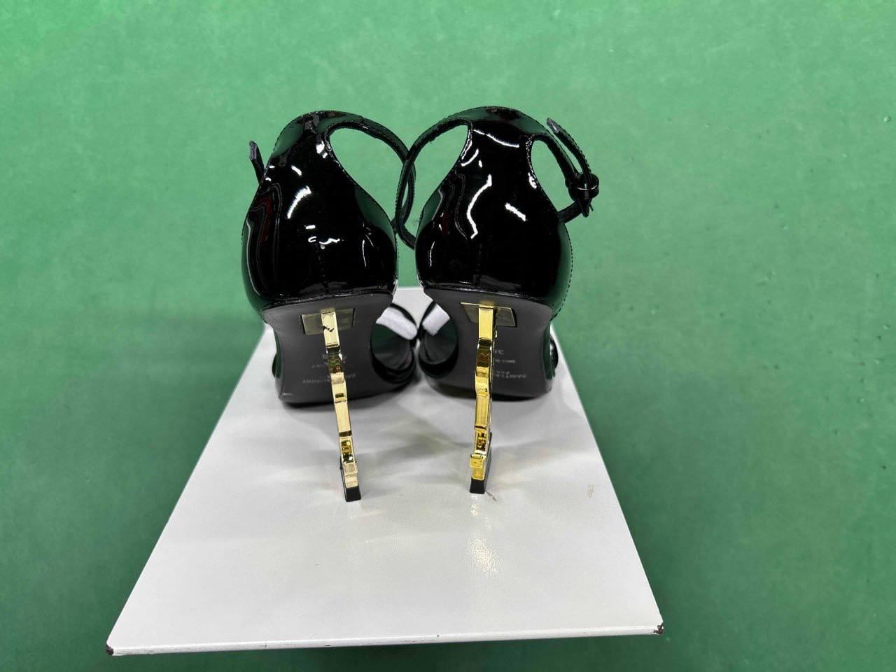 High heel -3