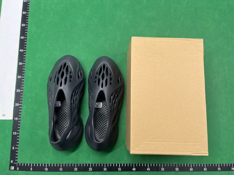Adidas Yeezy Foam Runner Sneakers -3