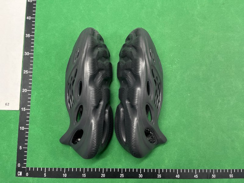 Adidas Yeezy Foam Runner Sneakers -2