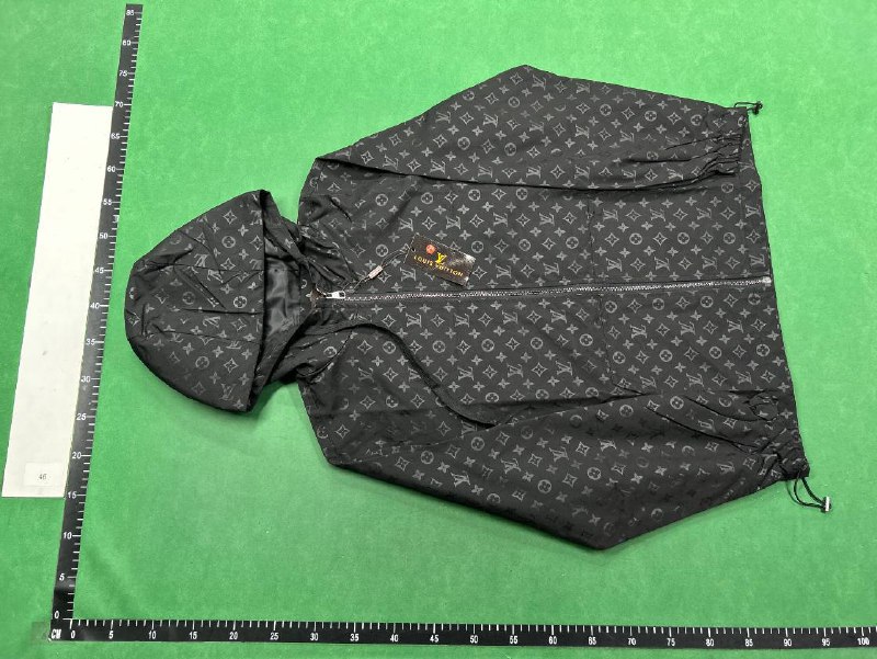  LOUIS VUITTON WINDBREAKER -2