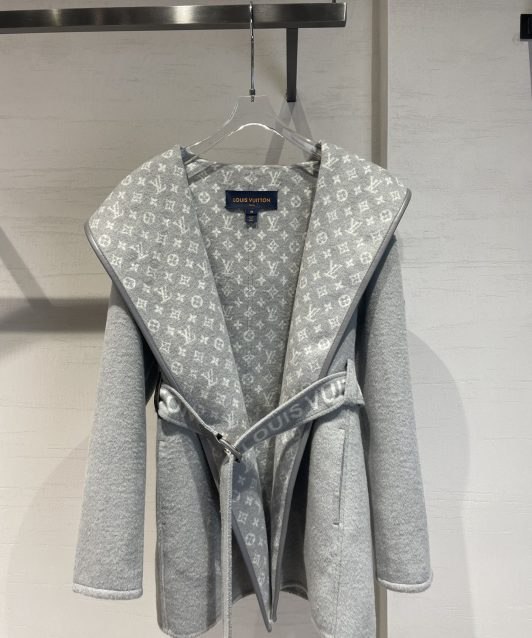  LV Embroidered double faced coat -2