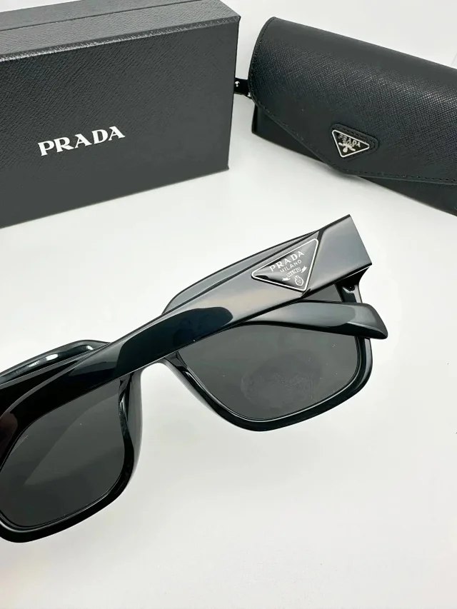 PRADA Fashion glasses -2