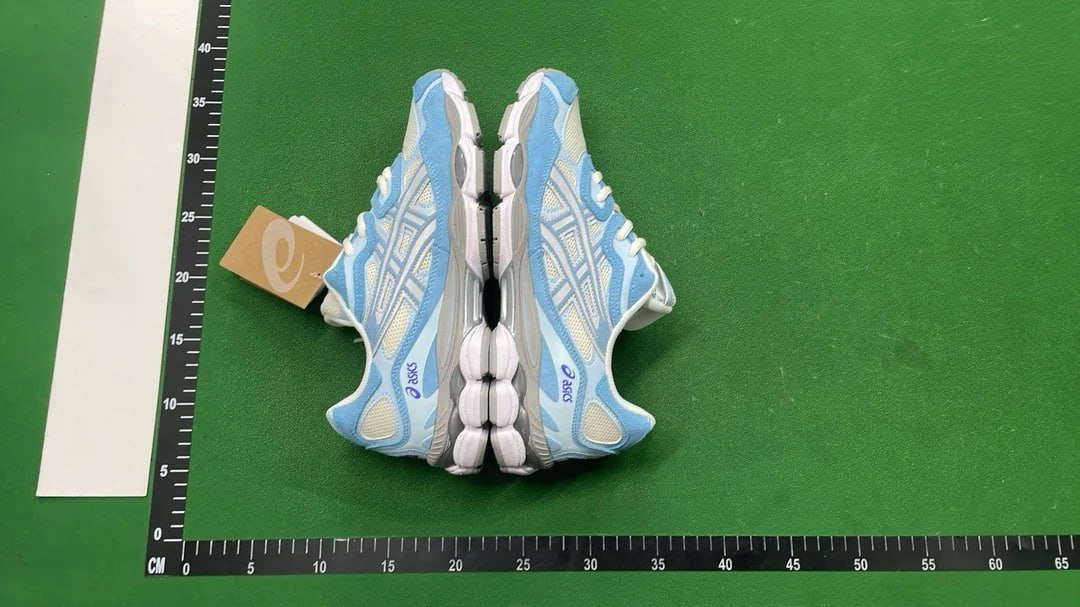 ASICS  NYC -4
