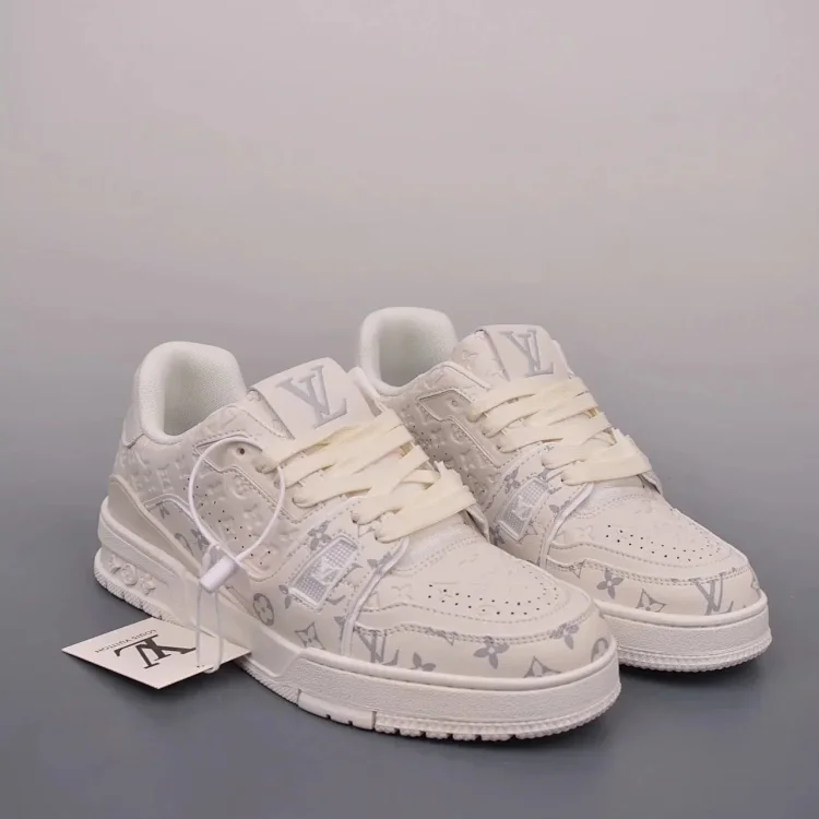 Louis Vuitton trainer __（30+ s