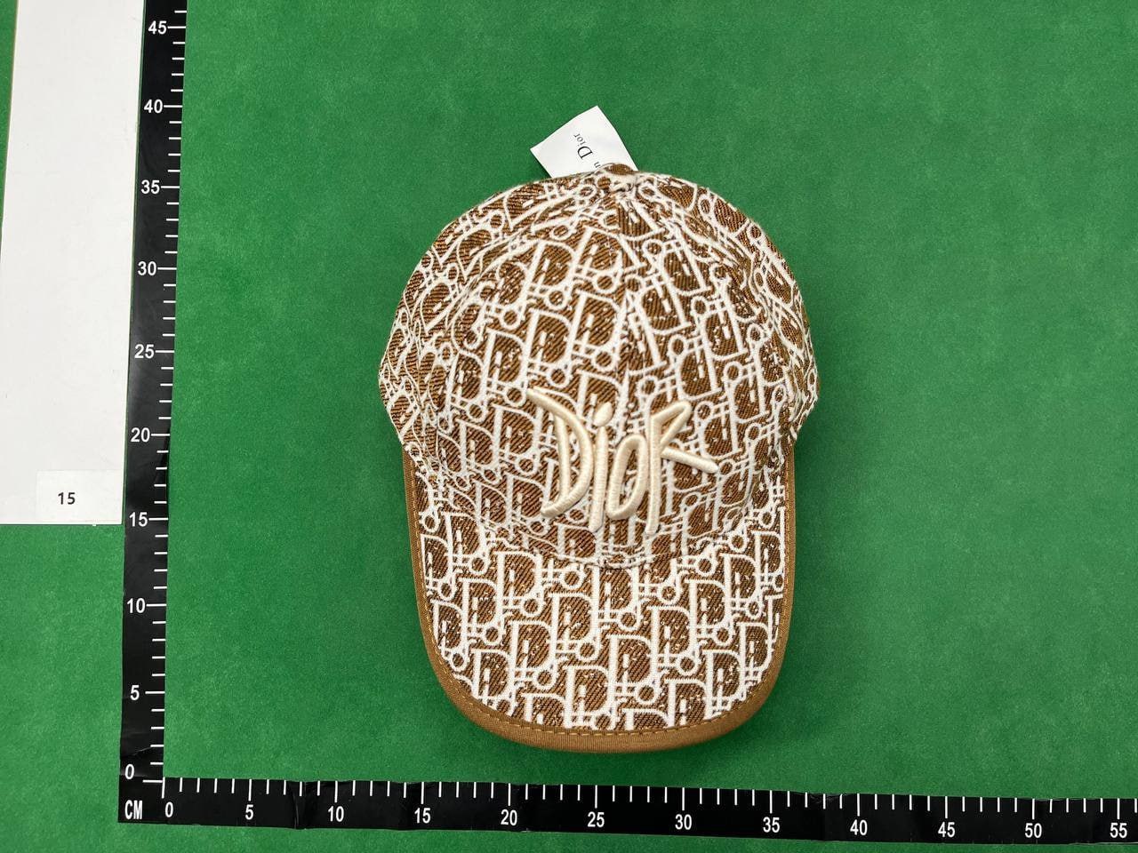 Dior cap   (40 CP) -2