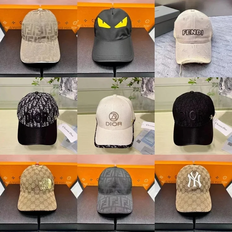 Dior cap   (40 CP)
