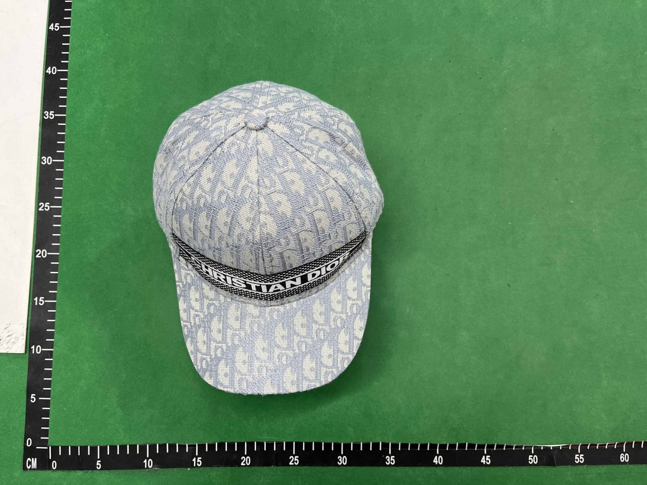 Dior cap   (40 CP) -3