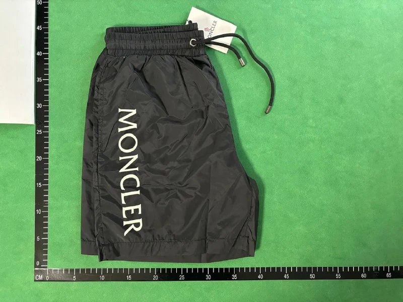 Moncler shorts  -4
