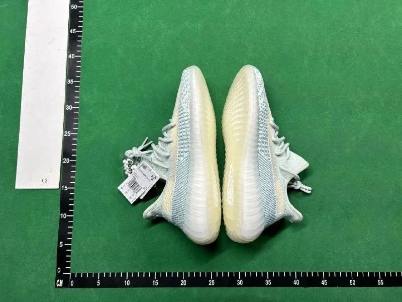 YEEZY 350 -4